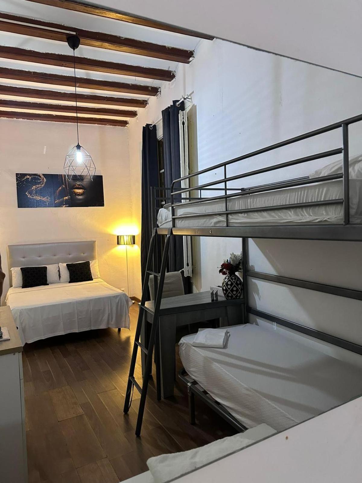 Central Cozy Suite Барселона Екстериор снимка