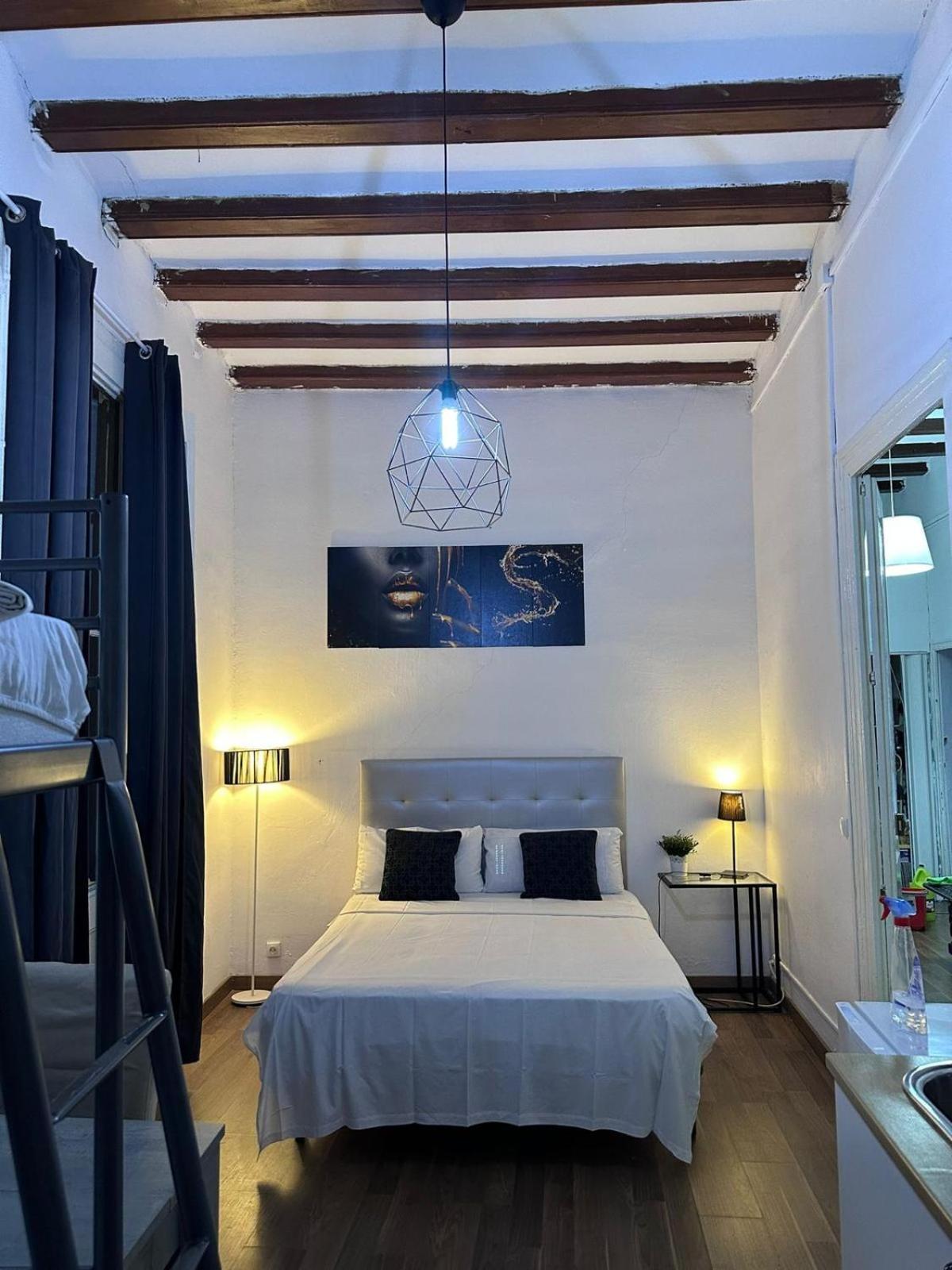 Central Cozy Suite Барселона Екстериор снимка